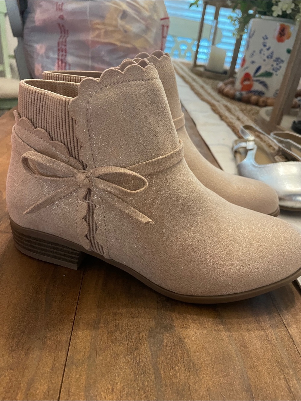 Girls Scalloped Ankle Bootie in Blush Pink